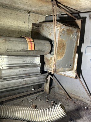 倉庫　電動シャッター　開閉機・非常電源装置交換工事