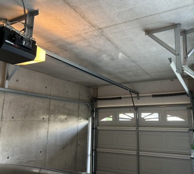 車庫　電動オーバードアシャッター　開閉機交換