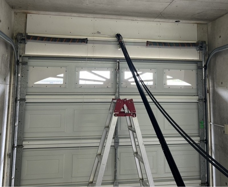 車庫　電動オーバードアシャッター　開閉機交換