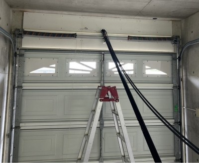 車庫　電動オーバードアシャッター　開閉機交換