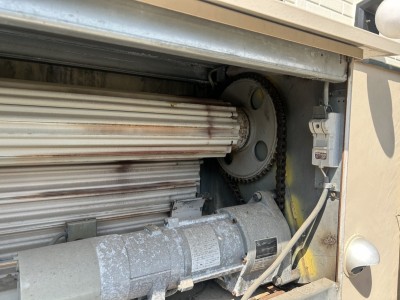 車庫　電動シャッター　開閉機交換工事