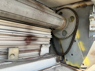 車庫　電動シャッター　開閉機交換工事