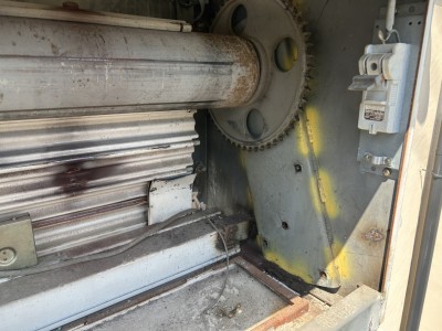 車庫　電動シャッター　開閉機交換工事