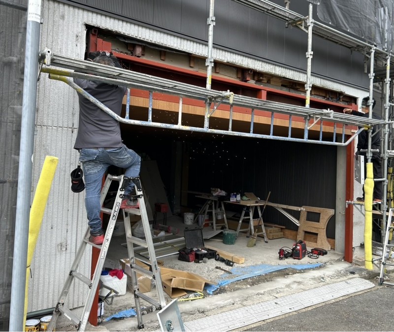 車庫　電動シャッター　新規設置