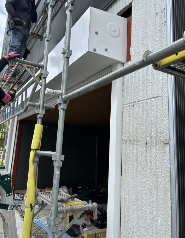 車庫　電動シャッター　新規設置