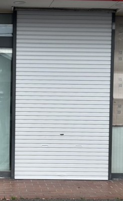 店舗　手動シャッター　交換工事