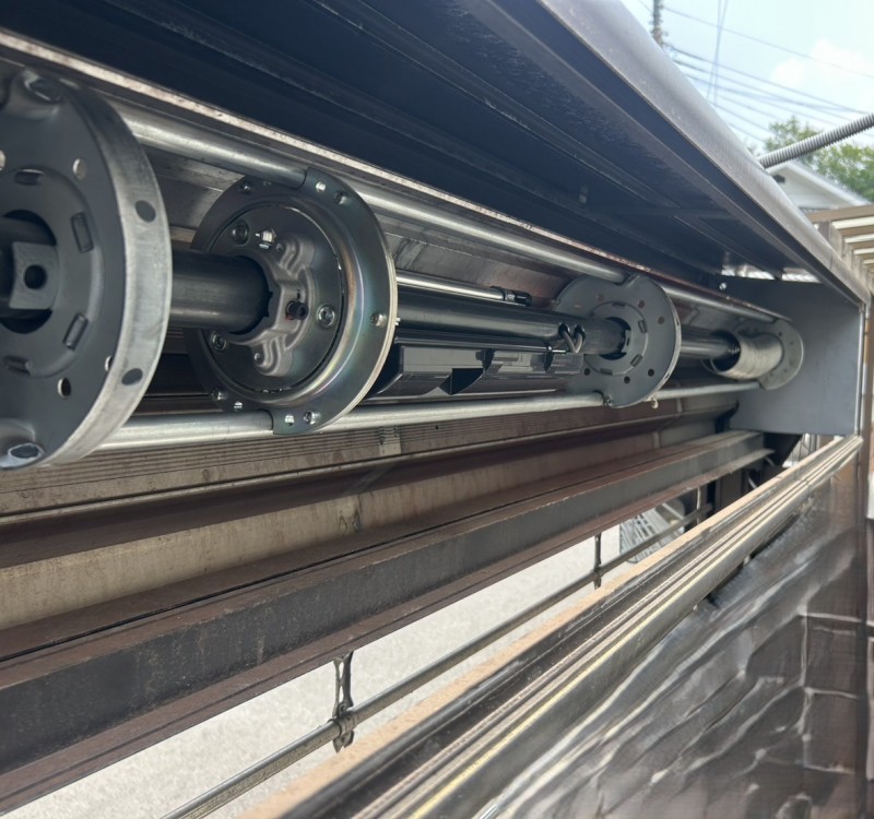 車庫　電動シャッター　開閉機交換工事