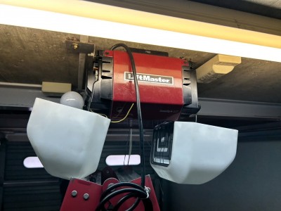 車庫　オーバードアシャッター　電動開閉機の交換工事