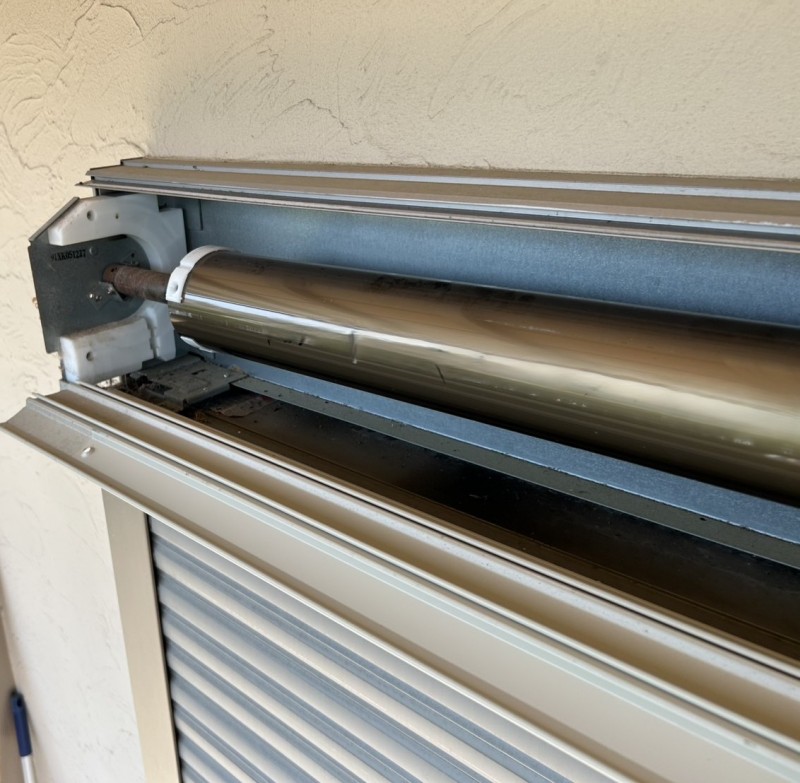 住宅窓電動シャッター　開閉機交換