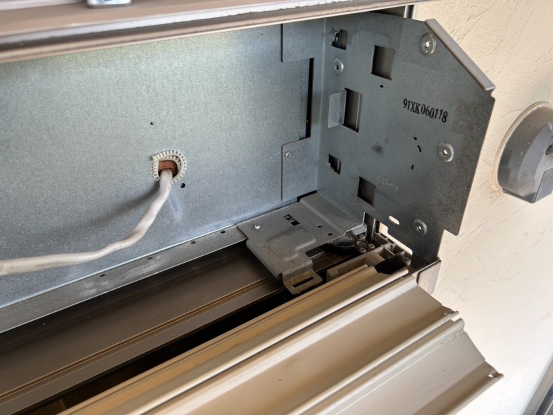 住宅窓電動シャッター　開閉機交換