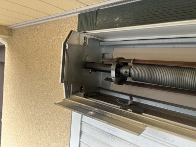 住宅　窓手動シャッター　シャフトの交換