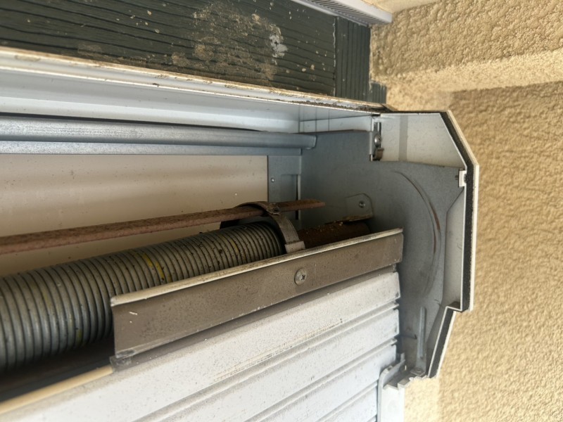 住宅　窓手動シャッター　シャフトの交換