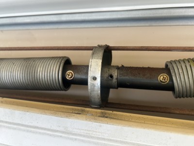 住宅　窓手動シャッター　シャフトの交換