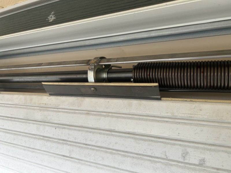 住宅　窓手動シャッター　シャフトの交換