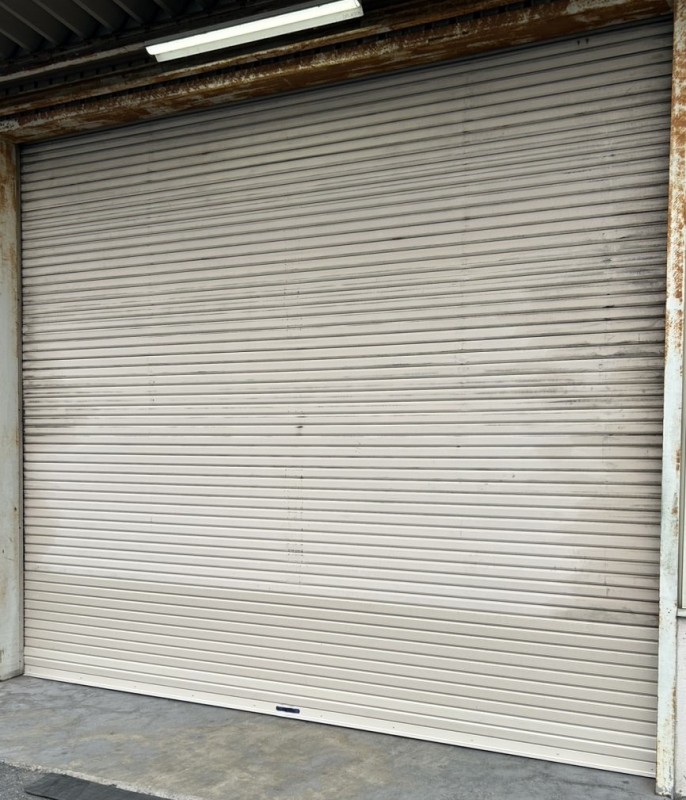 倉庫　電動シャッター　座板交換工事