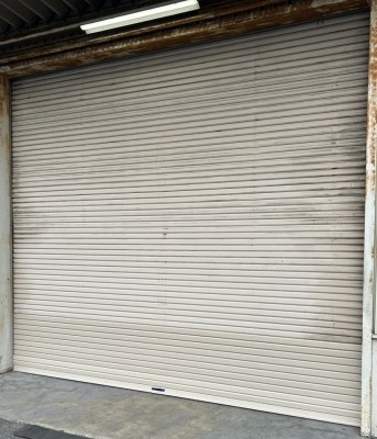 倉庫　電動シャッター　座板交換工事