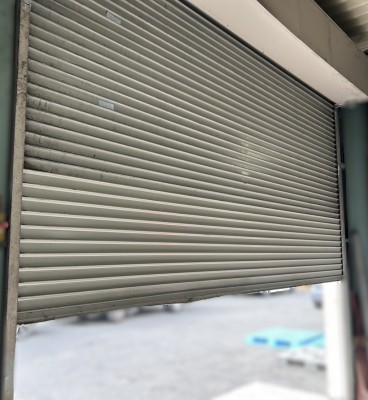 倉庫　電動シャッター　座板交換工事