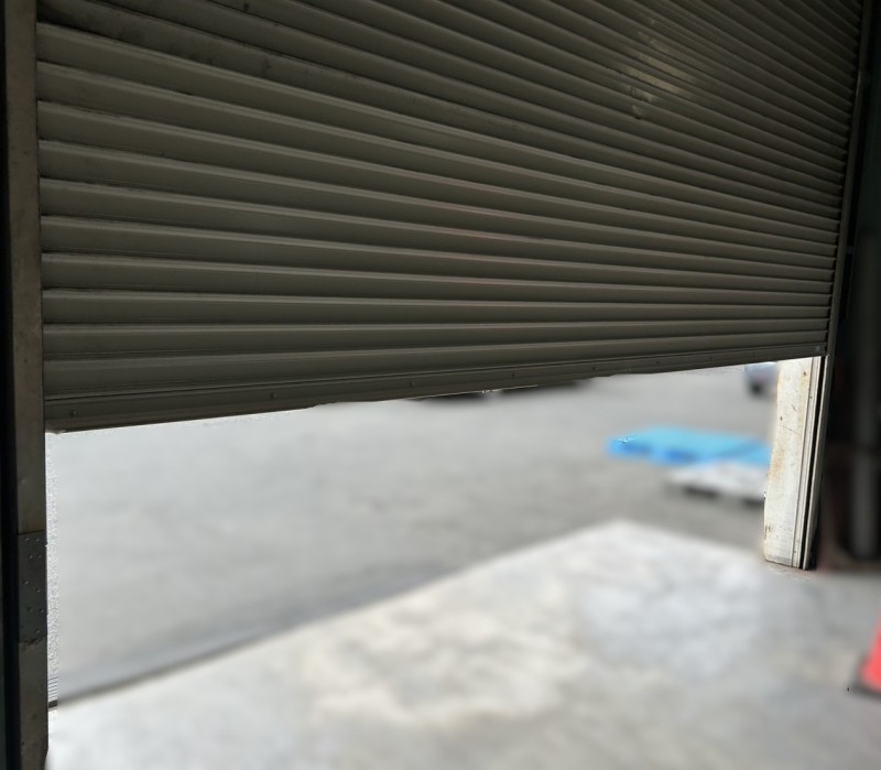 倉庫　電動シャッター　座板交換工事