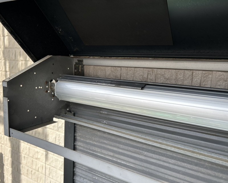 窓　手動シャッターの電動化工事