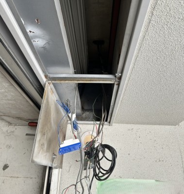 駐車場　電動シャッター　開閉機交換工事