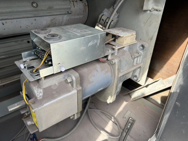 倉庫　電動シャッター　開閉機交換工事