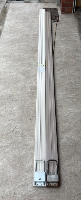 店舗　手動シャッター　中柱交換