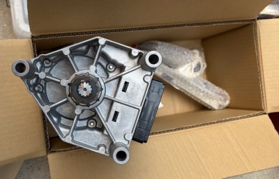 車庫　電動シャッター　途中で止まる　開閉機の交換　