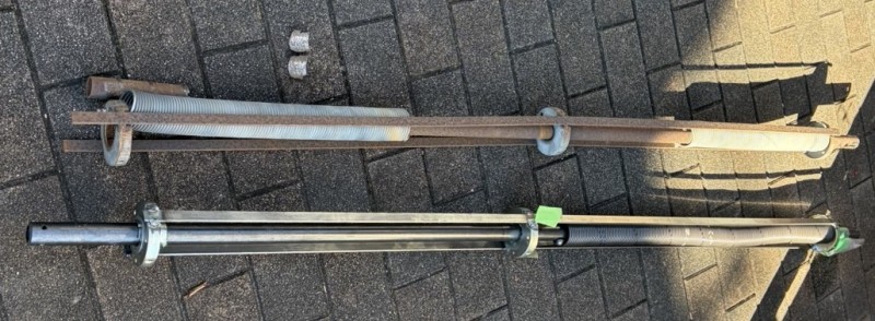 住宅窓手動シャッター　動かなくなった　シャフト交換