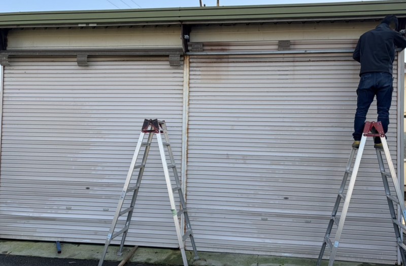 倉庫　手動シャッター　電動化