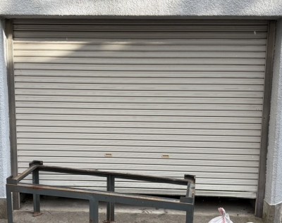 車庫　電動シャッター　座板交換