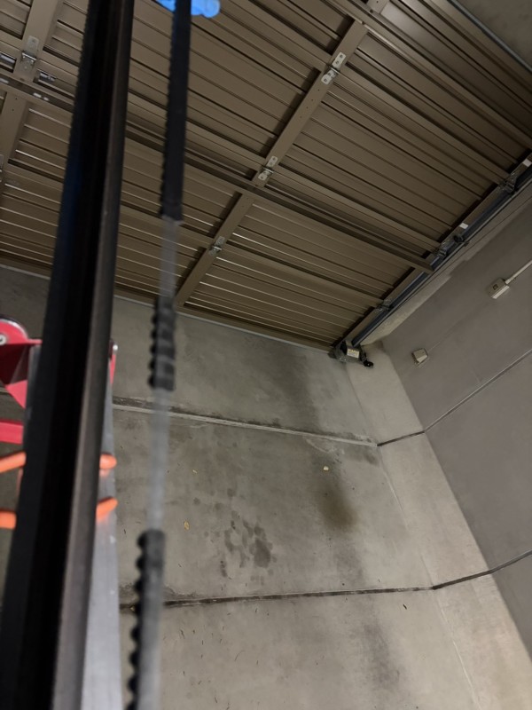 車庫　電動オーバードアシャッター　ベルト交換工事