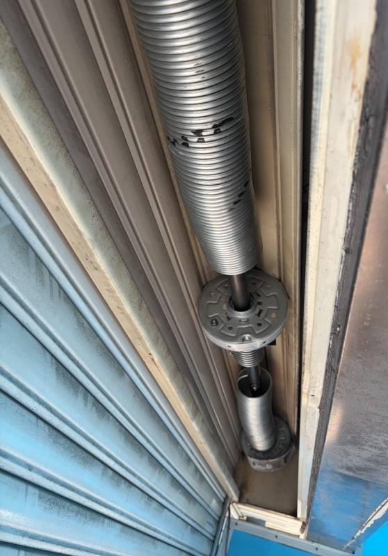 店舗　手動シャッター　シャフト交換作業