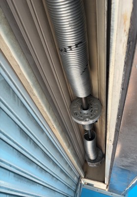 店舗　手動シャッター　シャフト交換作業