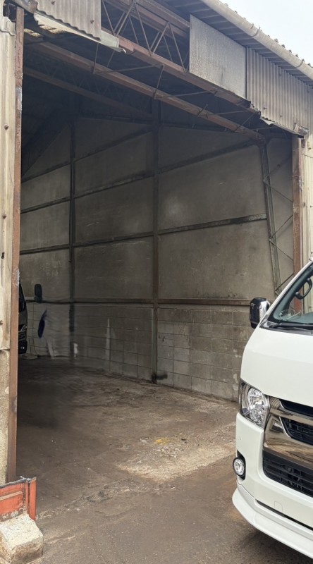 倉庫　手動シャッター　新規設置工事