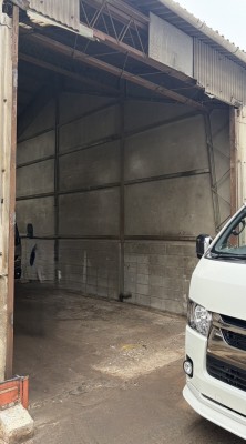 倉庫　手動シャッター　新規設置工事