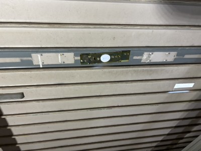 店舗　手動シャッター　内外錠設置