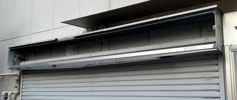 車庫　電動シャッター　開閉機交換工事