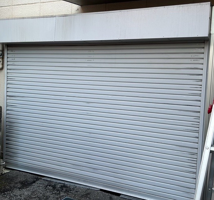 車庫　電動シャッター　開閉機交換工事