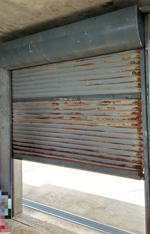 倉庫　手動シャッター交換