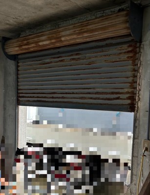 倉庫　手動シャッター交換