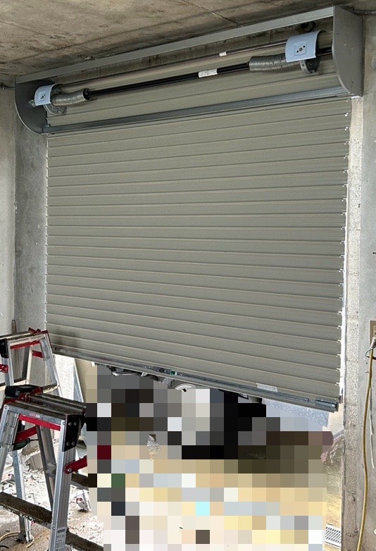 倉庫　手動シャッター交換