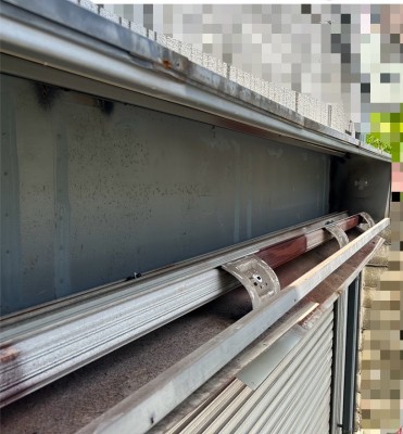 車庫　電動シャッター　開閉機交換工事