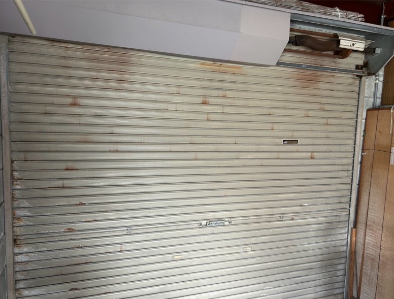 車庫　手動シャッター　シャフト・スラット交換