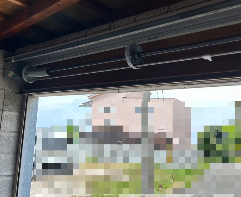 車庫　手動シャッター　シャフト・スラット交換