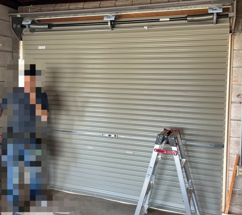 車庫　手動シャッター　シャフト・スラット交換