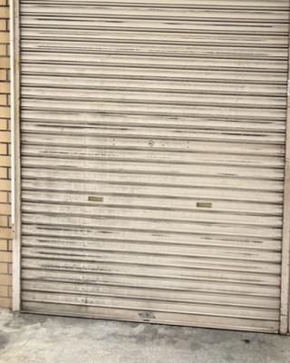 店舗　手動シャッター　内外錠交換作業