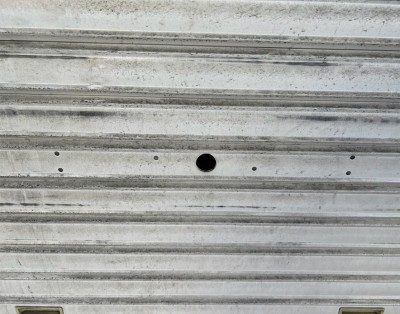 店舗　手動シャッター　内外錠交換作業