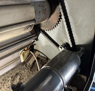 倉庫　電動シャッター　開閉機交換工事