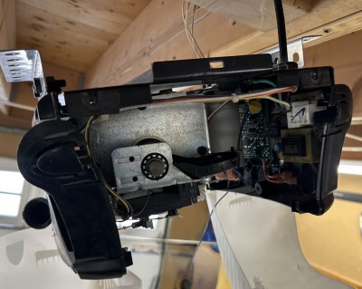 車庫　オーバードアシャッター　バネ・開閉機ギア　交換工事