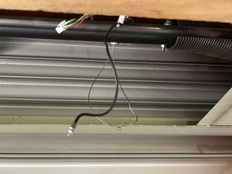 車庫　電動シャッター　開閉機交換工事